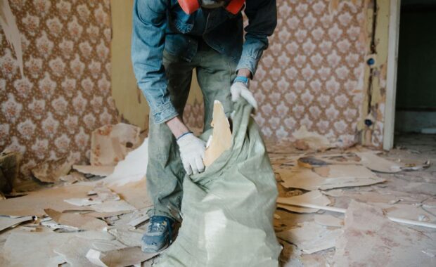 Baltimore full service junk removal disposes of home renovation debris